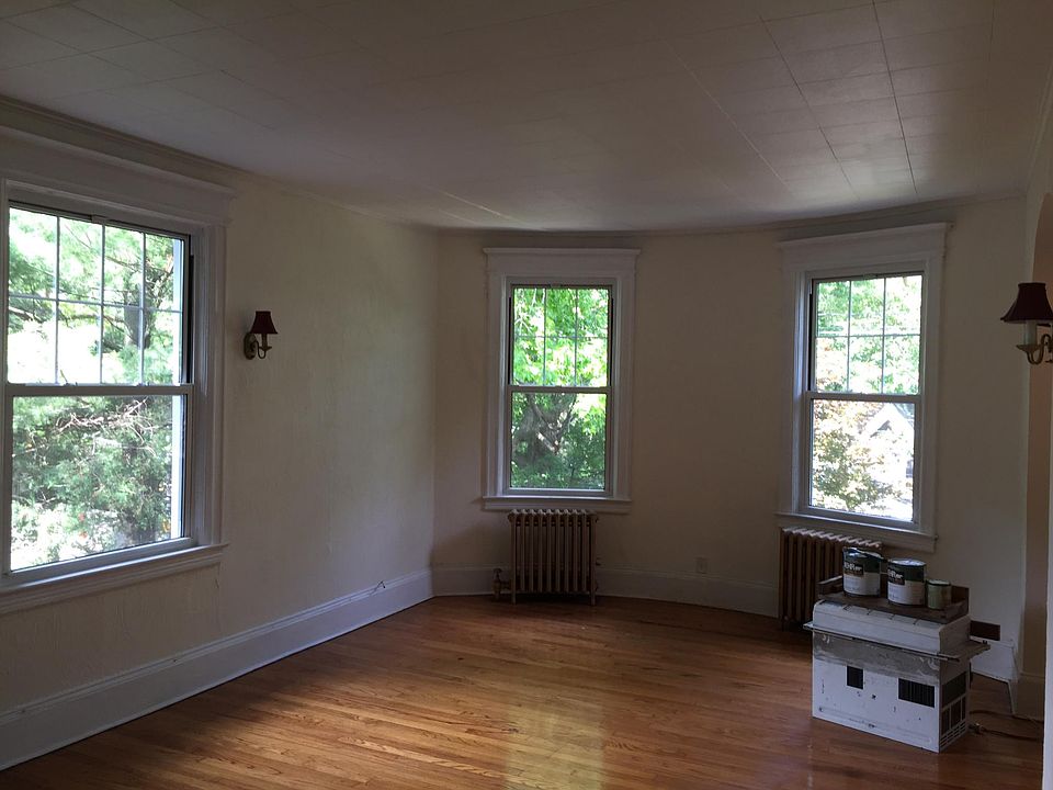 1st image of 244 Bard Ave