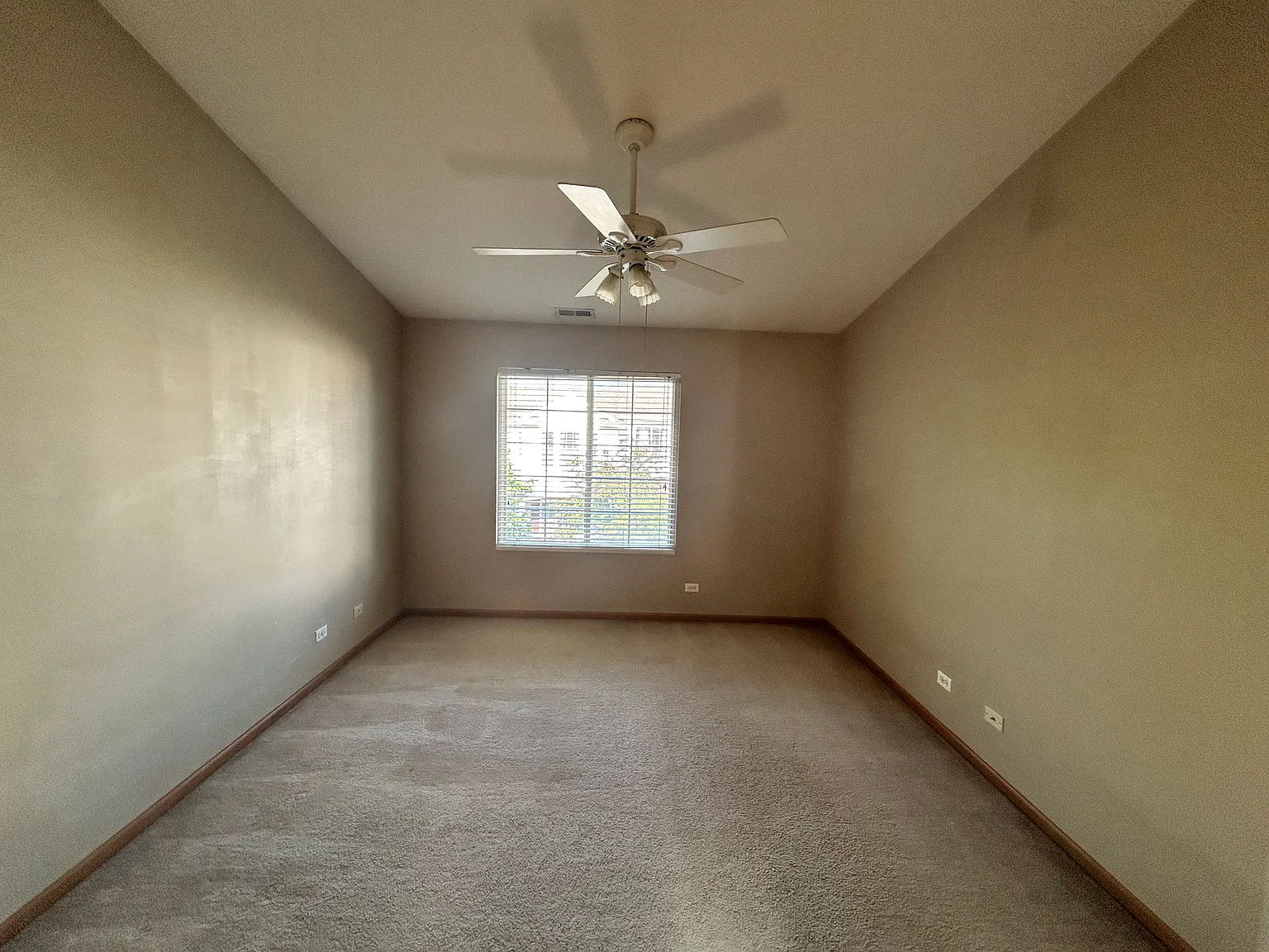2 bed, 1.5 bath, 1196 sqft, $2,000 — Photo 4