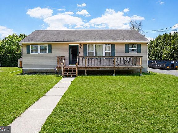 5th image of 1613 Acorn Dr