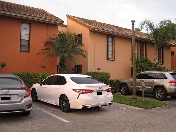 3rd image of 960 Mockingbird Ln