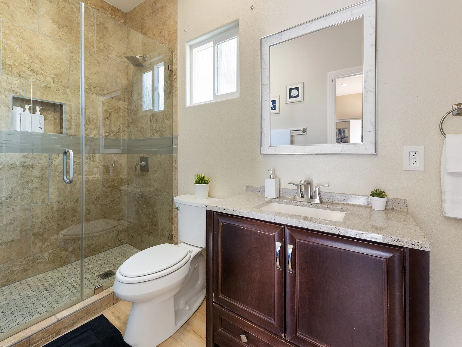 3 bed, $5,000 — Photo 4