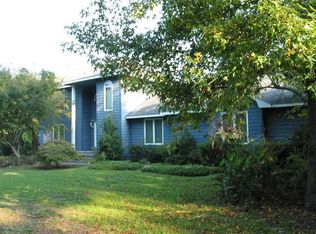 101 Live Oak Ct, Pine Knoll Shores, NC 28512