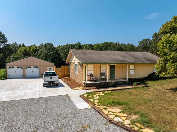 147 Pleasant Hills Rd, Batesville, AR 72501