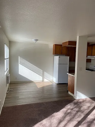600 Mission Blvd Photo 1