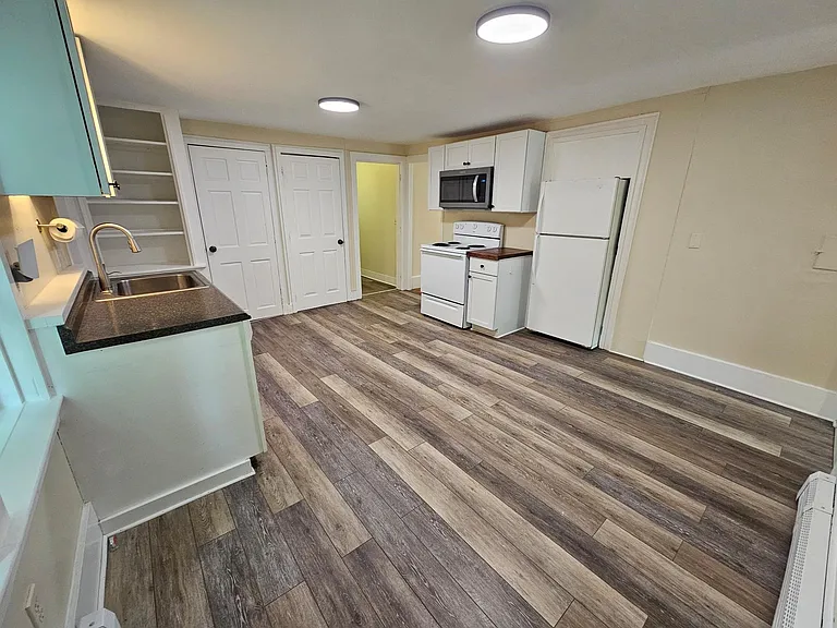 414 N State St #1/2 — Photo 4
