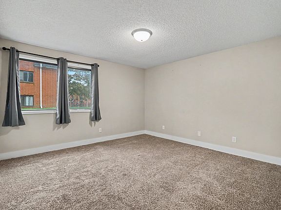 4th image of 607 S R St #2CL