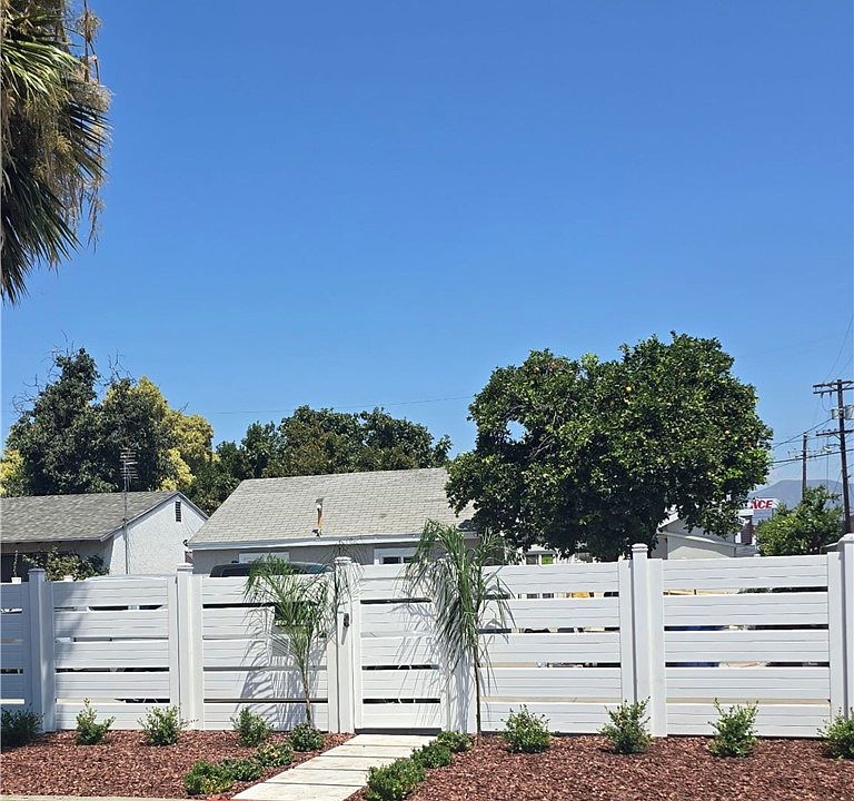 1st image of 15417-15419 Tuba St