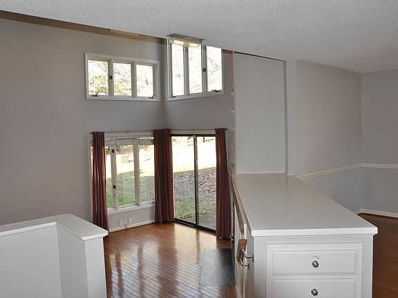 3rd image of 4310 Beechnut Ln