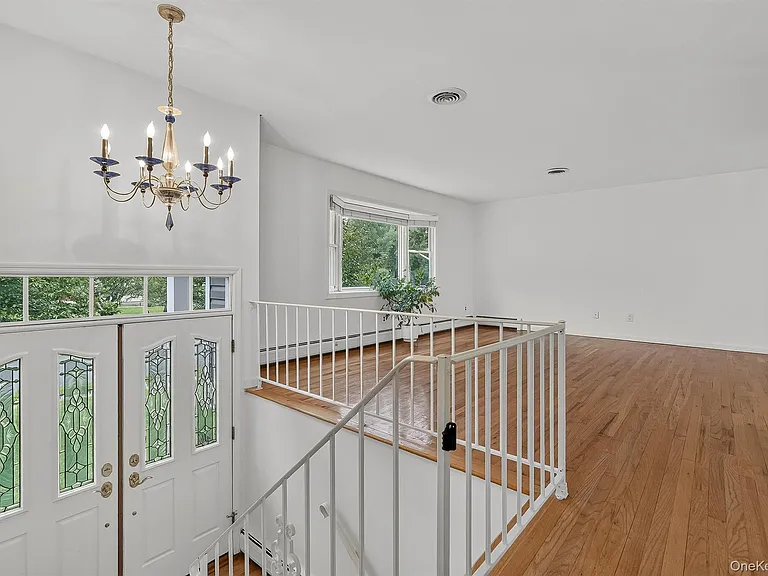 234 Betsy Ross Dr — Photo 5