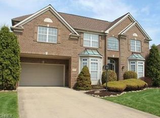 2735 Overlook Dr, Twinsburg, OH 44087