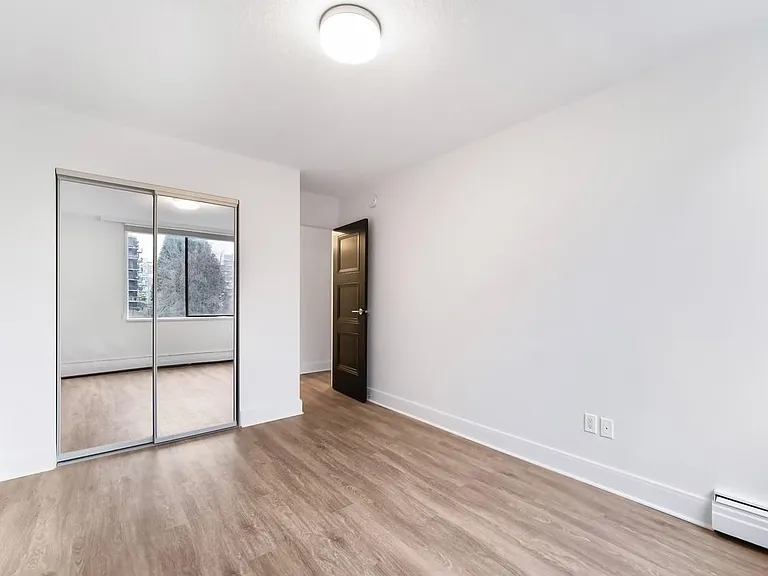 945 Jervis St #105 — Photo 18