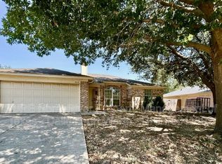 824 Blue Ridge Dr, Burleson, TX 76028