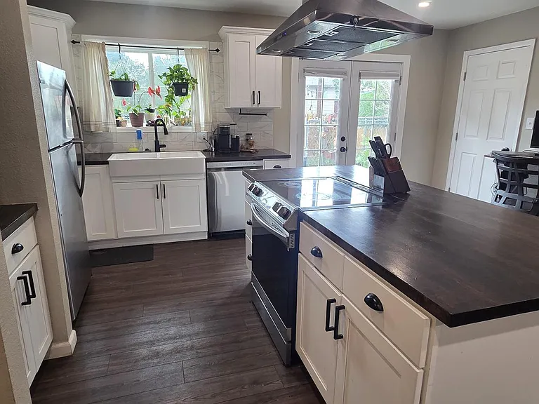 2104 Whitewood Dr — Photo 5