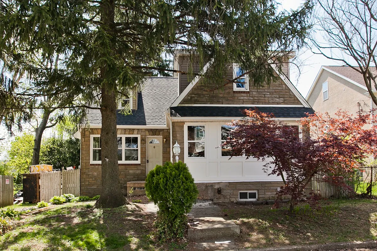 357 Roberts Ave photo 1