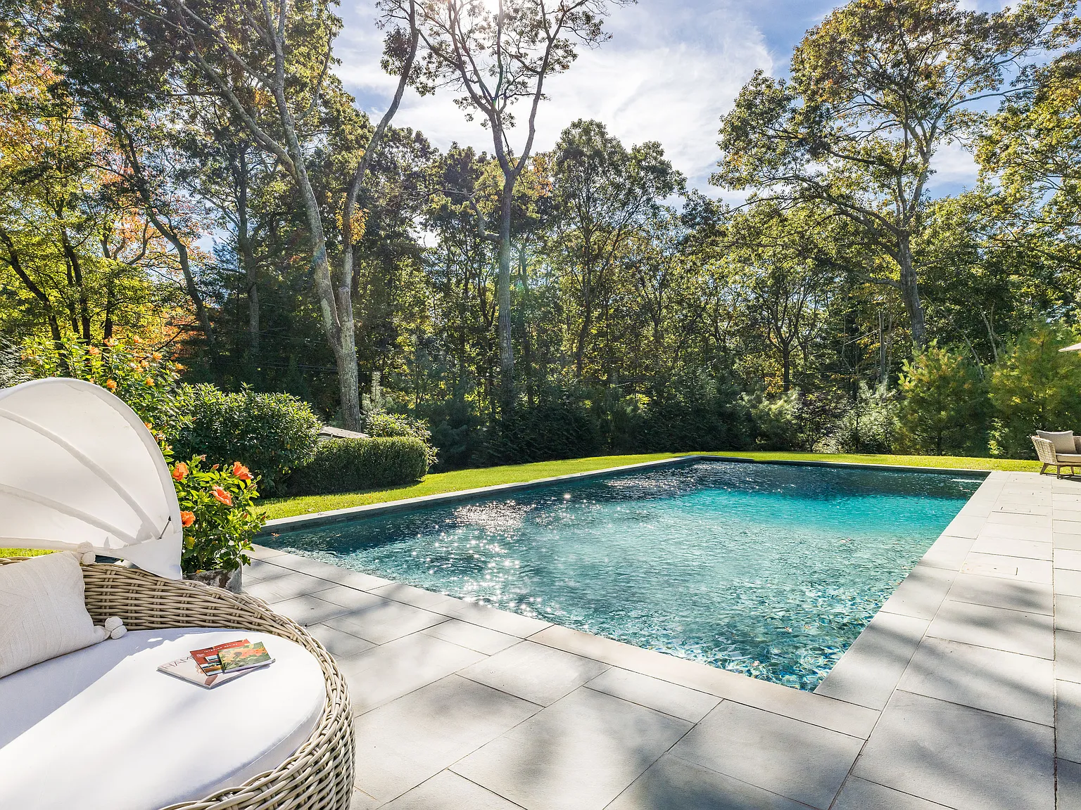 Hamptons Coastal Retreat with Pool — Photo 4