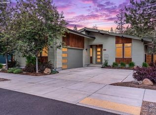1057 N Forest Edge Dr, Sisters, OR 97759