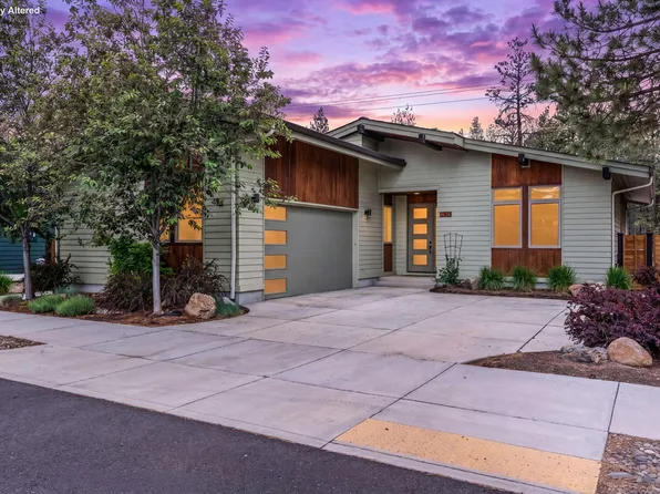 1057 N Forest Edge Dr, Sisters, OR 97759