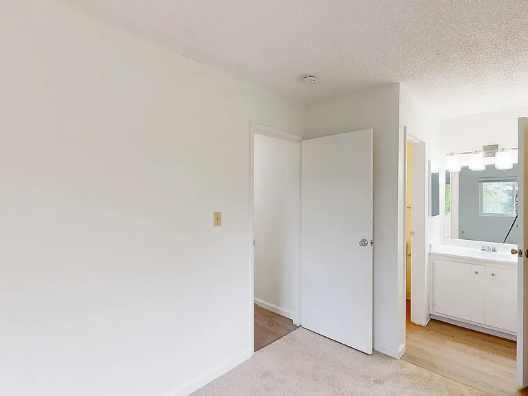 541 Alameda Del Prado #301 — Photo 14