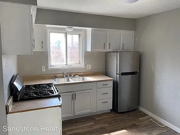 2 bed, 1.5 bath, 1175 sqft, $1,100 — Photo 3