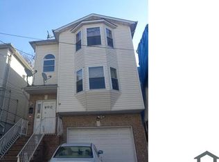 900 S 18th St FLOOR 1, Newark, NJ 07108