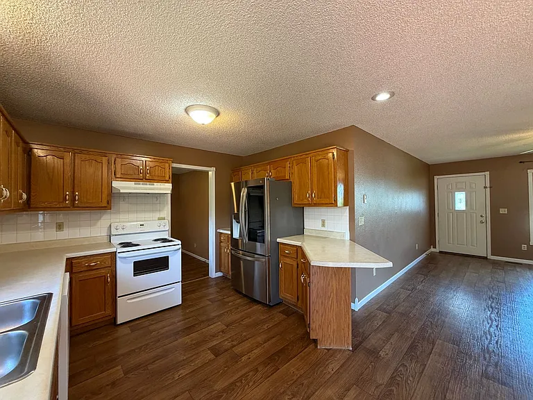 20597 Sedalia Rd — Photo 8