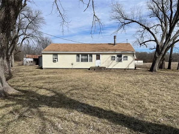 1001 Limestone Rd, Uniontown, KS 66779