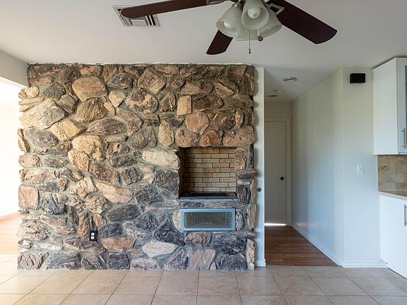 5th image of 1025 Larker Ave