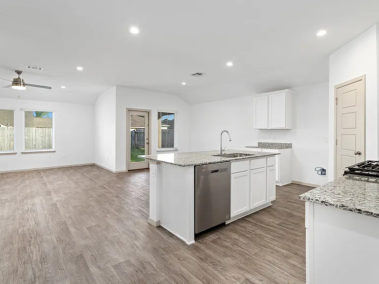 6715 Riplee St — Photo 3