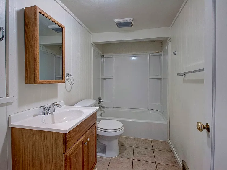 1810 Walnut St — Photo 12