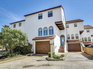 415 N Horseshoe Blvd, Horseshoe Bay, TX 78657