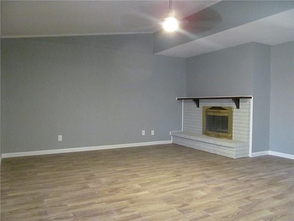 4th image of 310 Clearwood Dr