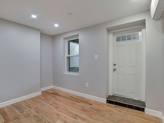 3rd image of 75 Woodbine St #1R