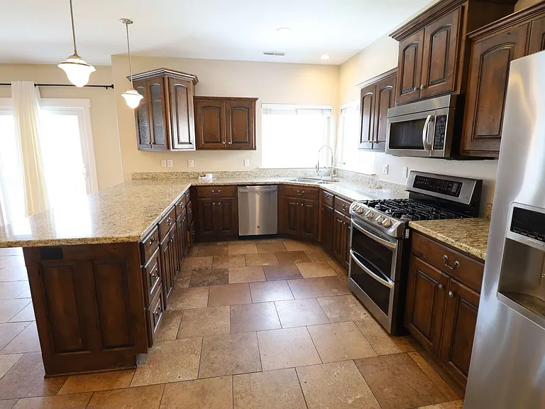 429 N 1340 E — Photo 11