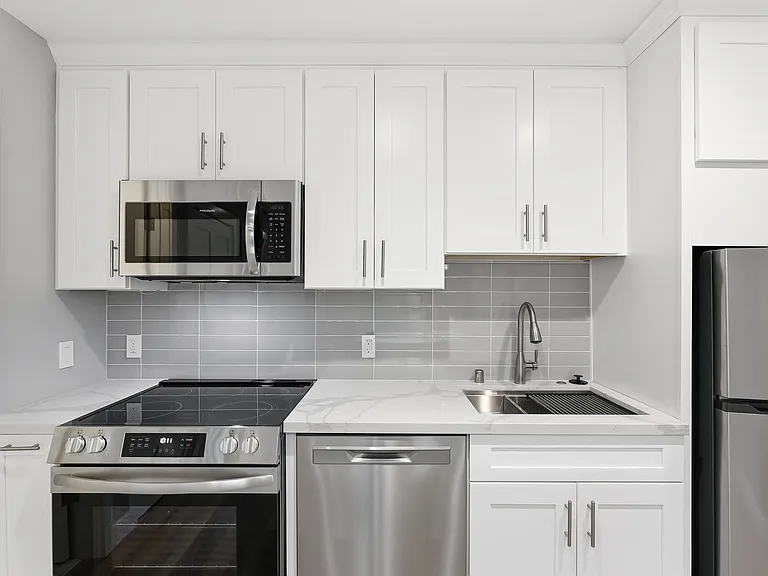 Alamo Park Apartments — Photo 3