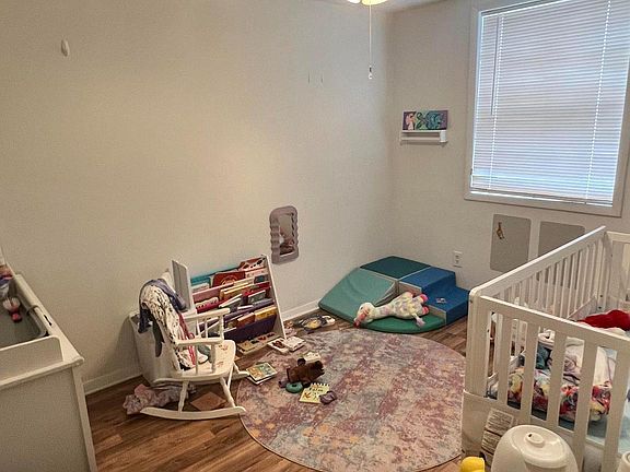 5th image of 4528 Hale St