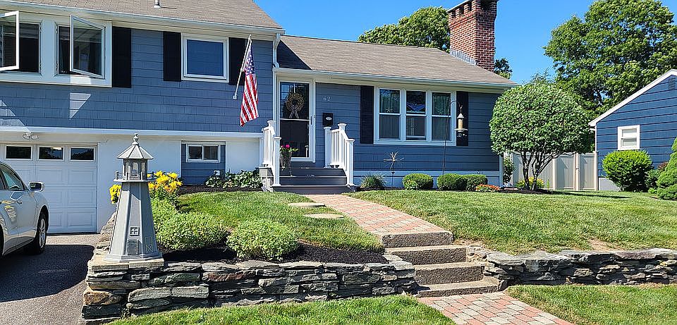 1st image of 62 Glenwood Dr