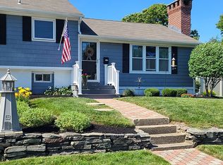 62 Glenwood Dr, North Kingstown, RI 02852