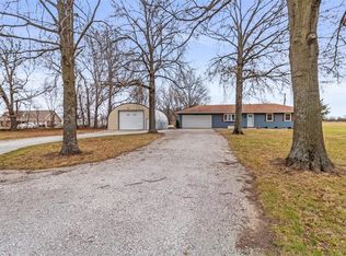 24307 S Rockhaven Rd, Peculiar, MO 64078