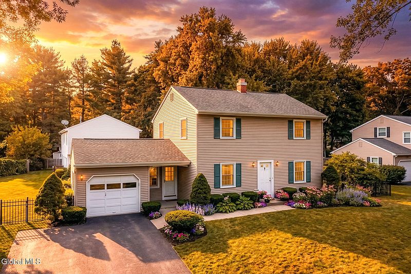 2nd image of 21 Huntwood Drive