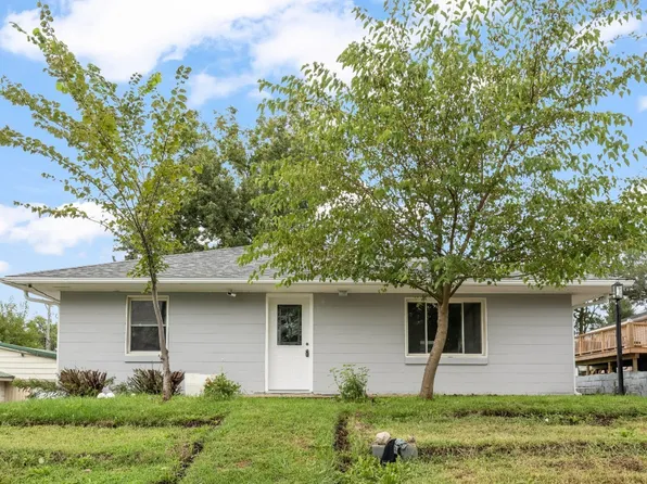 305 Park Ave, Guthrie Center, IA 50115