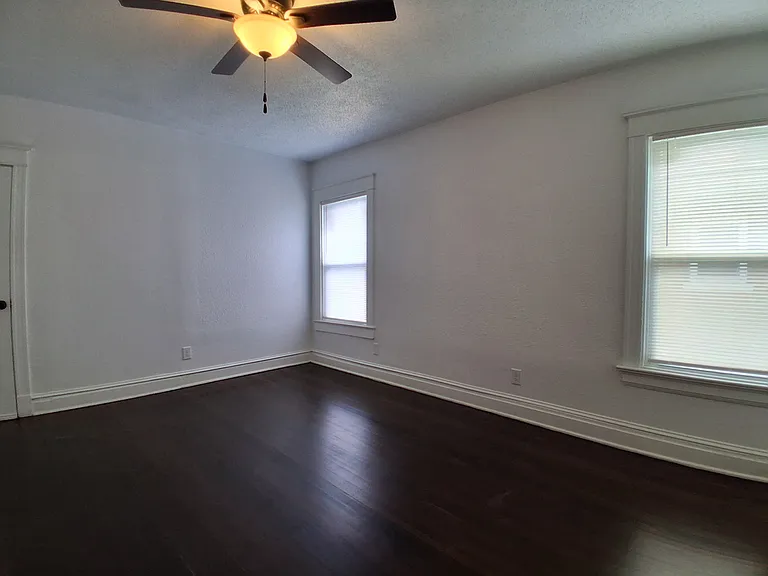 2640 Victor St — Photo 14