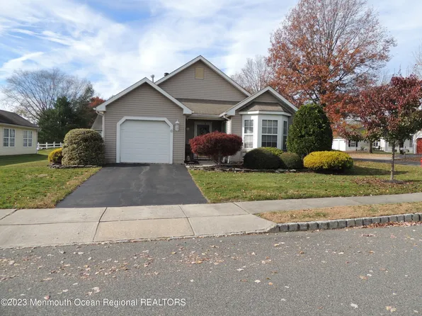 16 Lake Ridge Boulevard, Whiting, NJ 08759