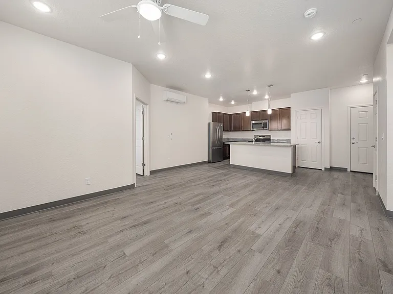 Plaza Way — Photo 17