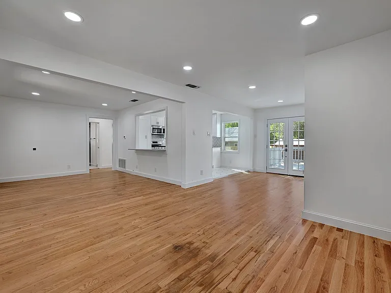 203 Nelray Blvd — Photo 4