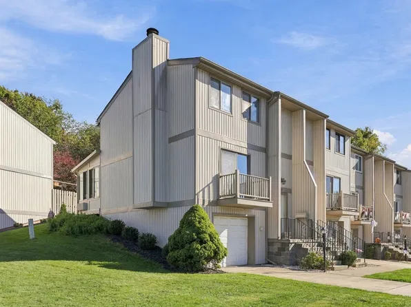 125 Arrowood Dr, Cranberry Township, PA 16066