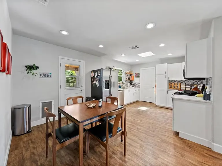 5704 Glenhollow Path — Photo 4