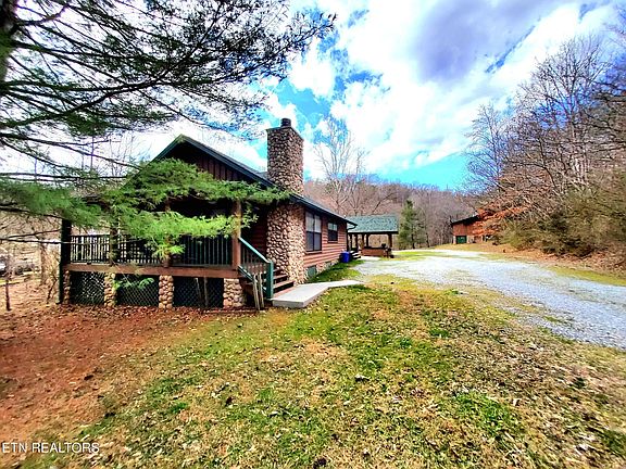 3rd image of 801805 Hardin Ln
