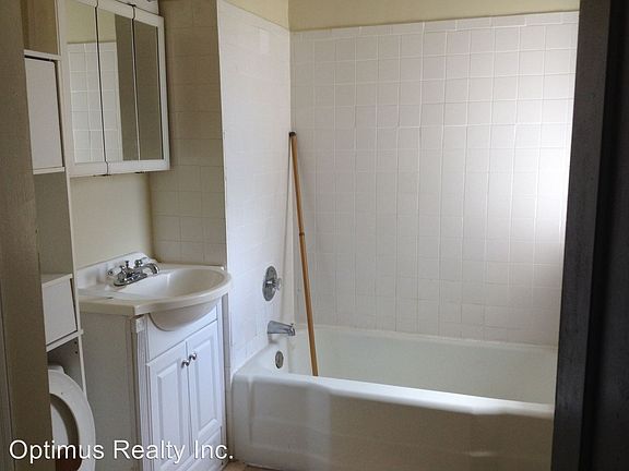 5th image of 5808 W Erie St APT 3E