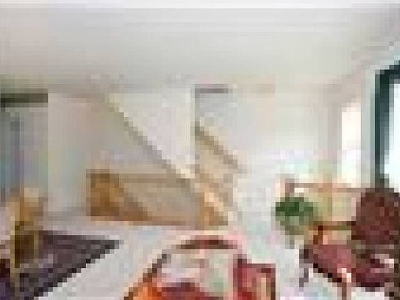 2nd image of 8 Duck Pond Ct