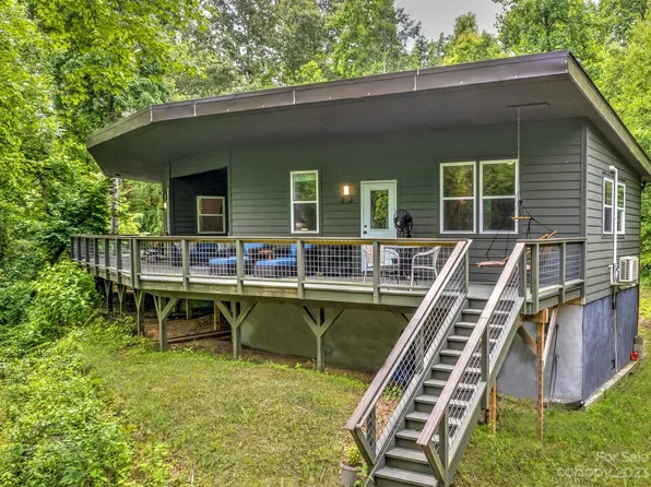 147 Nightowls Ter, Lake Lure, NC 28746